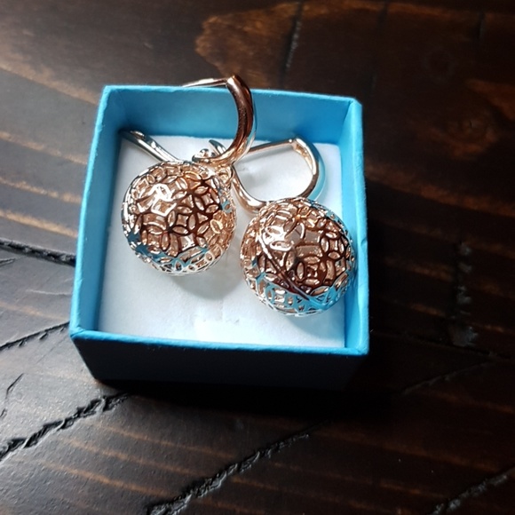 Gold plated earrings - Picture 4 of 5